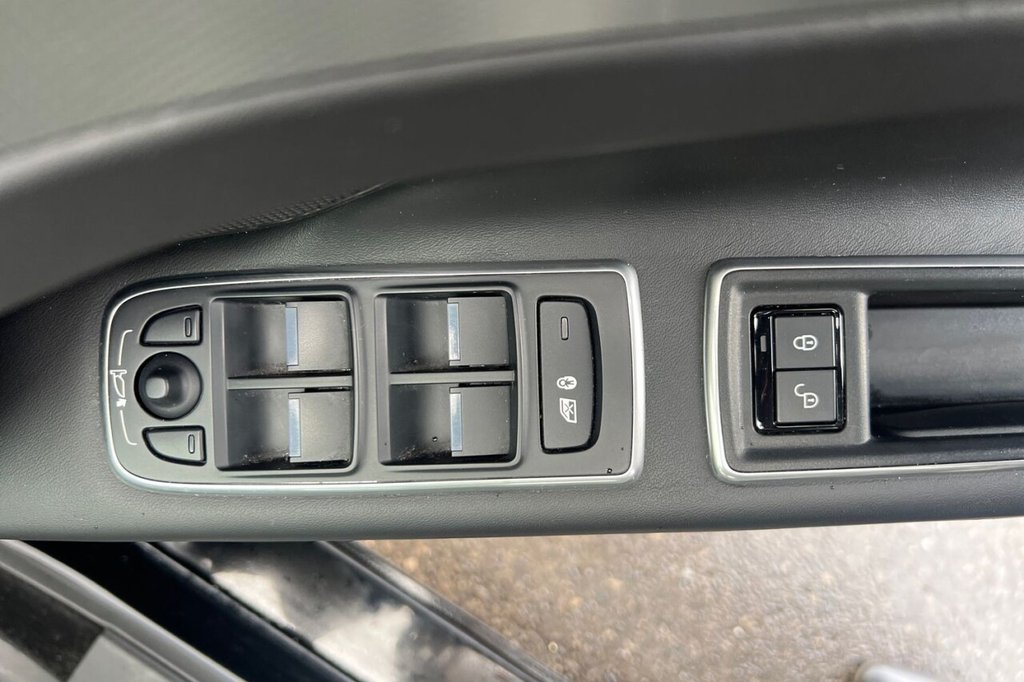 Used Jaguar XF 2019 for sale - 76256303: Photo 31