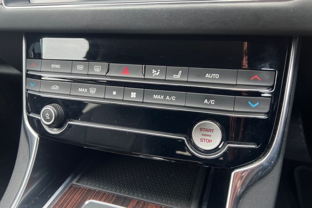 Used Jaguar XF 2019 for sale - 76256303: Photo 33