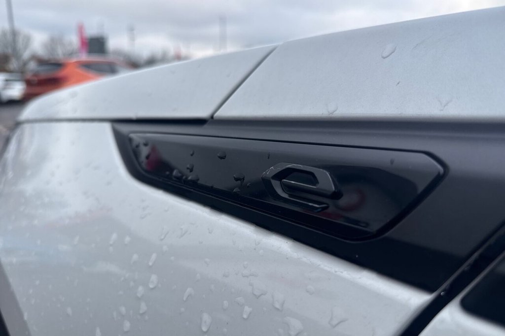 Used Peugeot E-2008 2021 for sale - 77583176: Photo 31