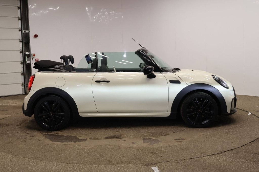 Used MINI Convertible 2022 for sale - 77936327: Photo 2