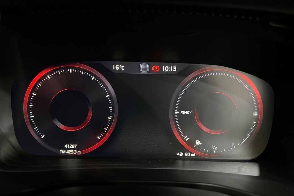 Used Volvo XC40 2023 for sale - 76386087: Photo 15