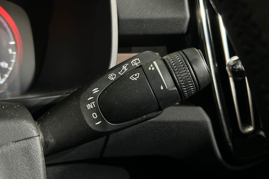 Used Volvo XC40 2023 for sale - 76386087: Photo 35