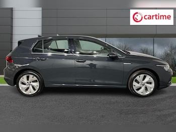 Used Volkswagen Golf 2022 for sale - 76740000: Photo