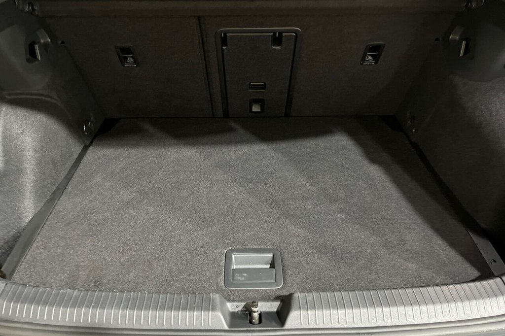 Used Volkswagen Golf 2022 for sale - 76740000: Photo 39