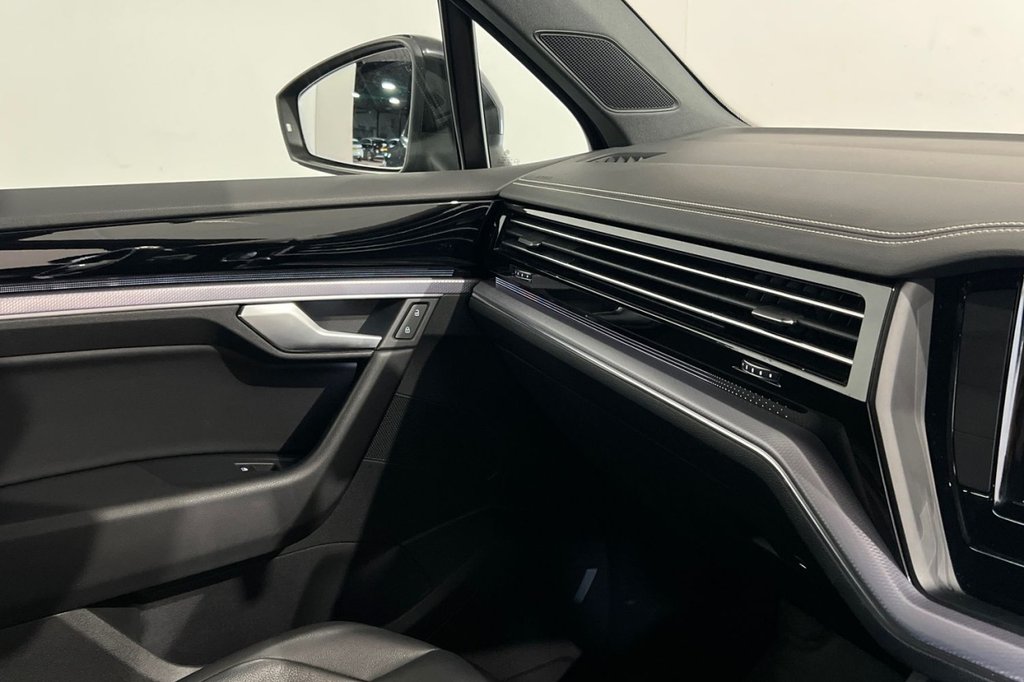 Used Volkswagen Touareg 2022 for sale - 77287796: Photo 35