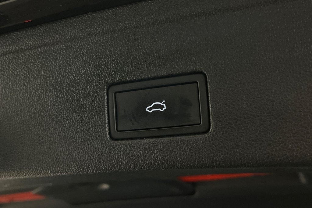 Used Volkswagen Touareg 2022 for sale - 77287796: Photo 47