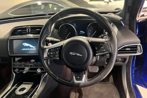 Used Jaguar XE 2019 for sale - 75596845: Photo 21