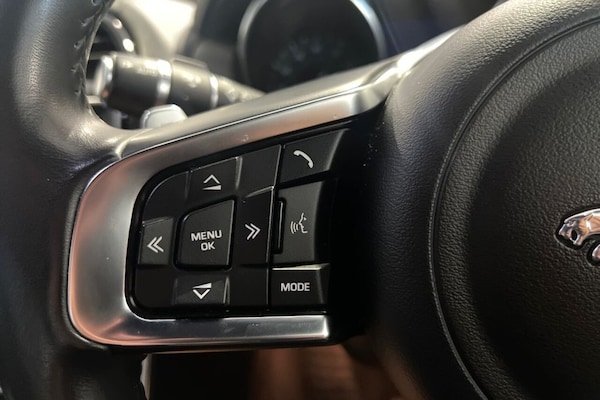 Used Jaguar XE 2019 for sale - 75596845: Photo 22