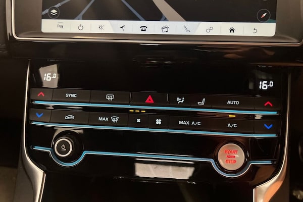Used Jaguar XE 2019 for sale - 75596845: Photo 28