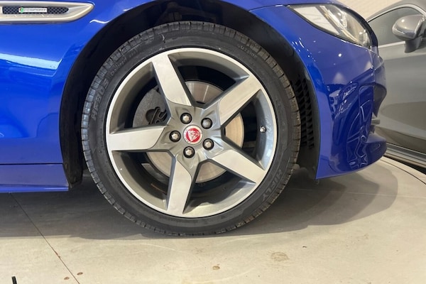 Used Jaguar XE 2019 for sale - 75596845: Photo 33