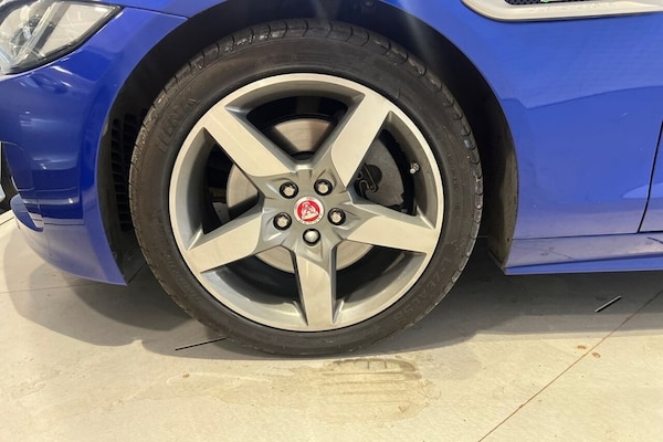 Used Jaguar XE 2019 for sale - 75596845: Photo 35