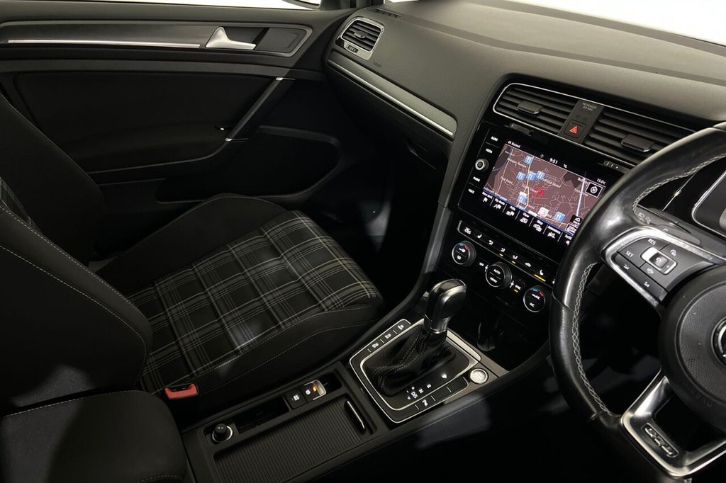 Used Volkswagen Golf 2019 for sale - 76105447: Photo 32