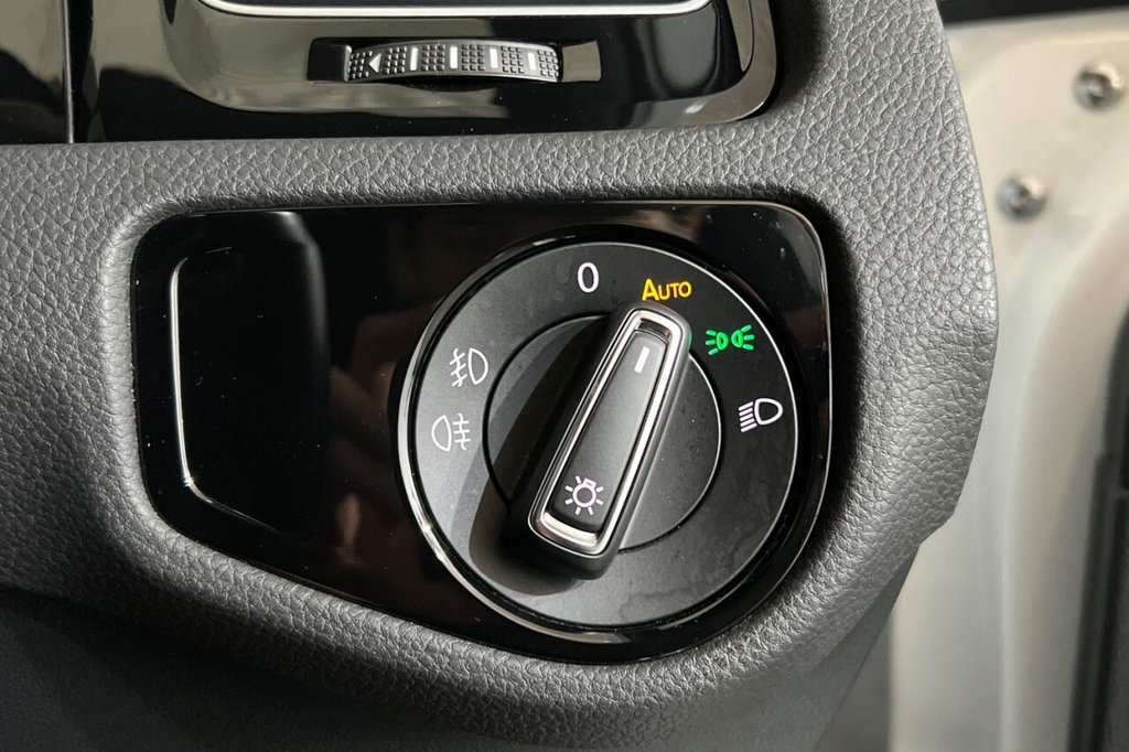 Used Volkswagen Golf 2019 for sale - 76105447: Photo 38