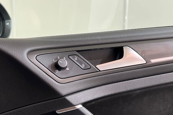 Used Volkswagen Golf 2019 for sale - 76105447: Photo 39