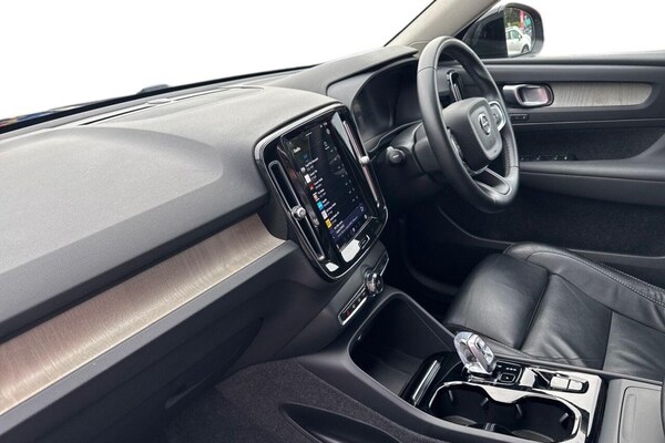 Used Volvo XC40 2023 for sale - 75487456: Photo 11