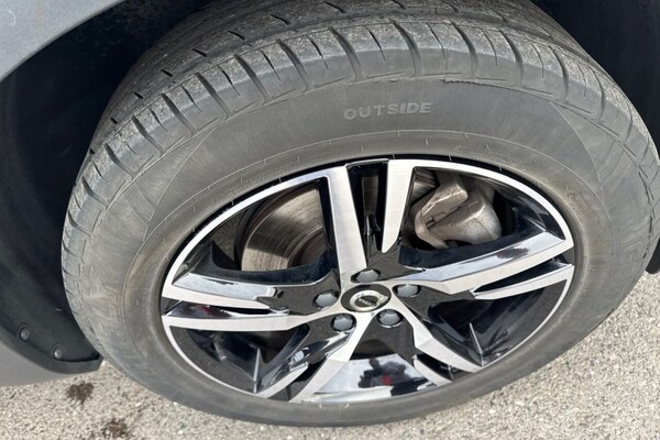 Used Volvo XC40 2023 for sale - 75487456: Photo 33