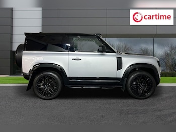 Used Land Rover Defender 2024 for sale - 77212162: Photo