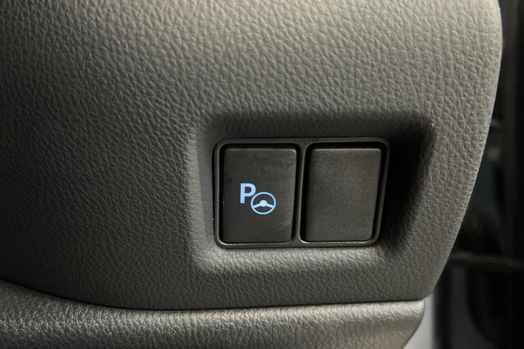 Used Toyota C-HR 2021 for sale - 76558579: Photo 39