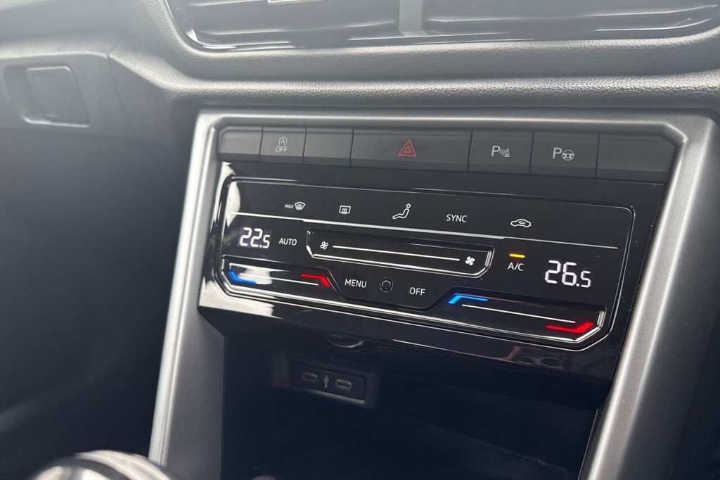 Used Volkswagen T-Roc 2023 for sale - 77600235: Photo 23