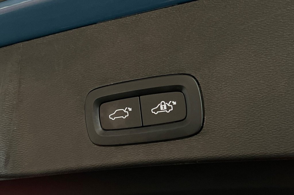 Used Volvo XC40 2023 for sale - 77507124: Photo 43