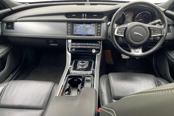 Used Jaguar XF 2018 for sale - 75648207: Photo 11