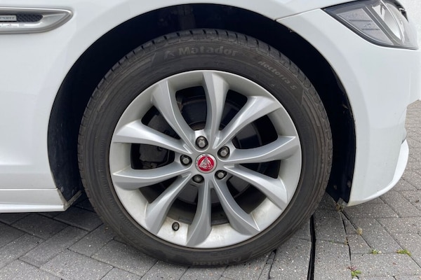 Used Jaguar XF 2018 for sale - 75648207: Photo 12