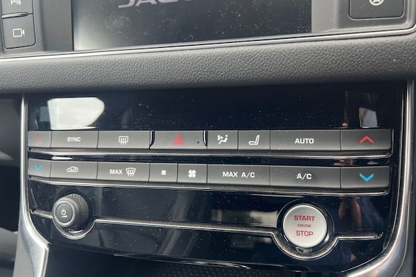 Used Jaguar XF 2018 for sale - 75648207: Photo 31