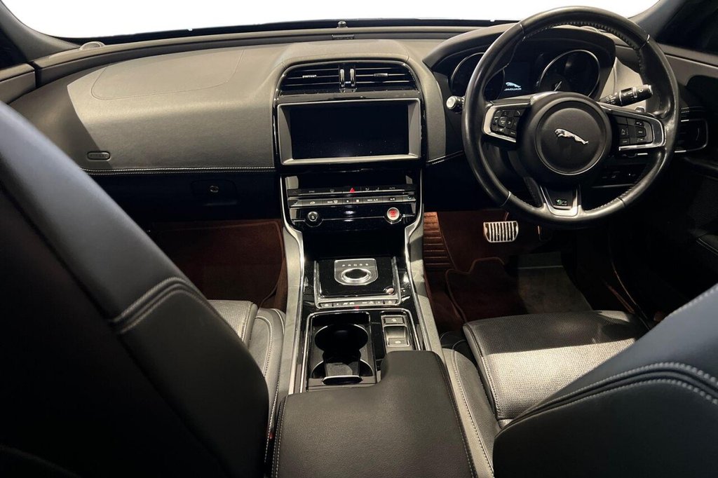 Used Jaguar XE 2019 for sale - 76376048: Photo 12