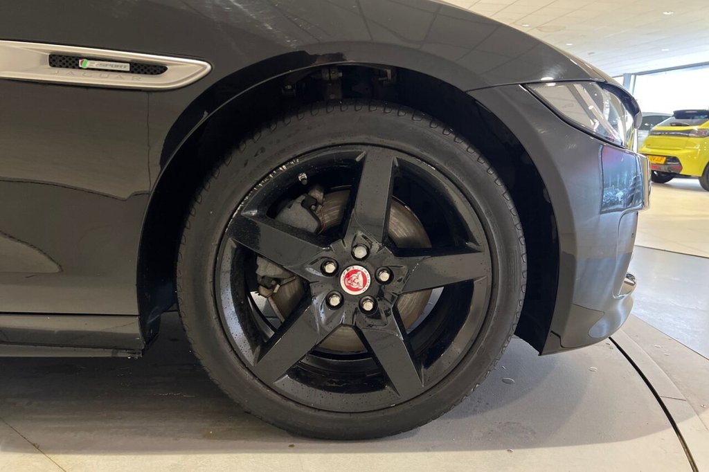 Used Jaguar XE 2019 for sale - 76376048: Photo 14