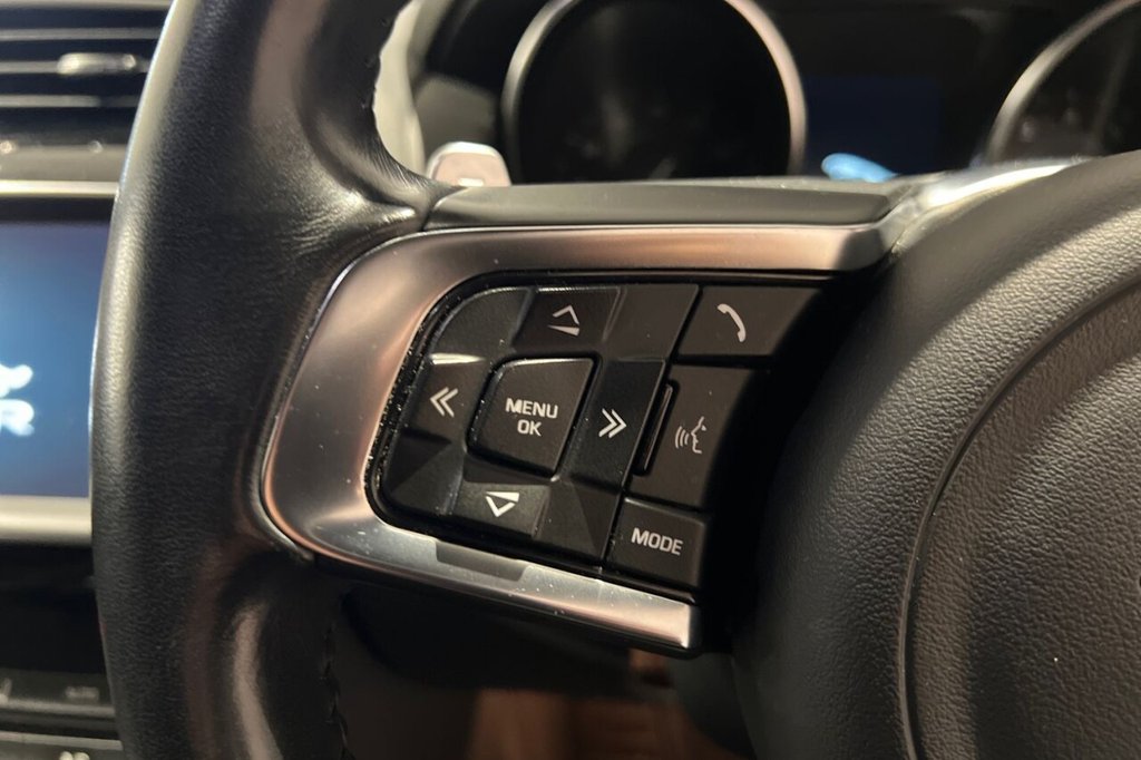 Used Jaguar XE 2019 for sale - 76376048: Photo 37
