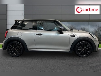 Used MINI Hatch 2023 for sale - 77890937: Photo
