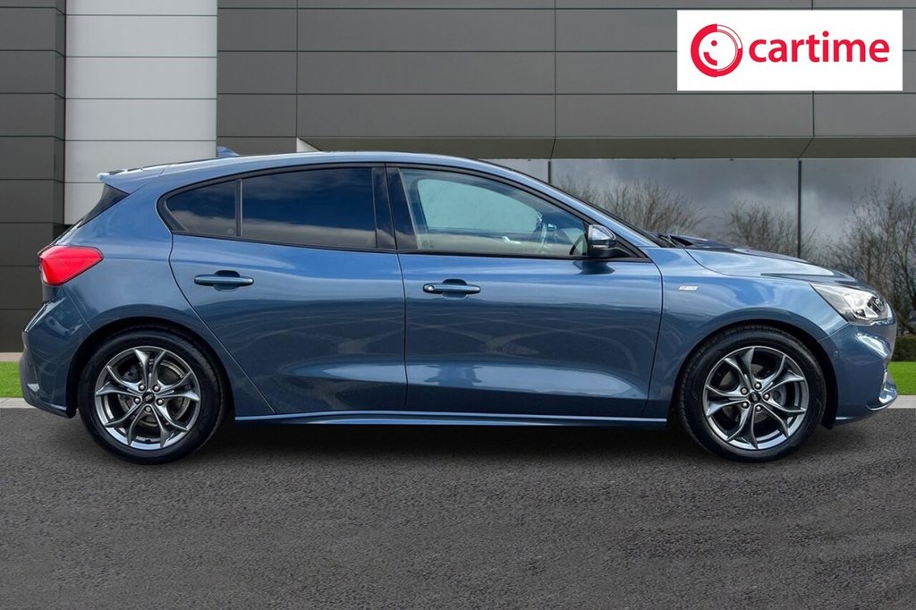 Used Ford Focus 2020 for sale - 76376331: Photo 2