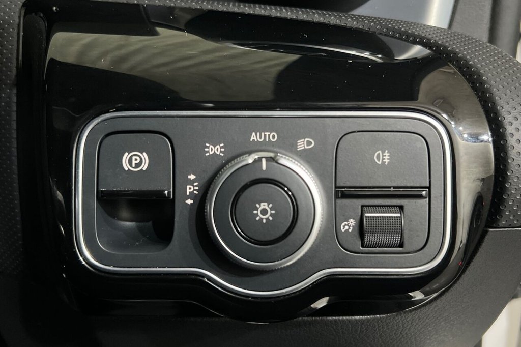 Used Mercedes-Benz CLA 2022 for sale - 76202391: Photo 36