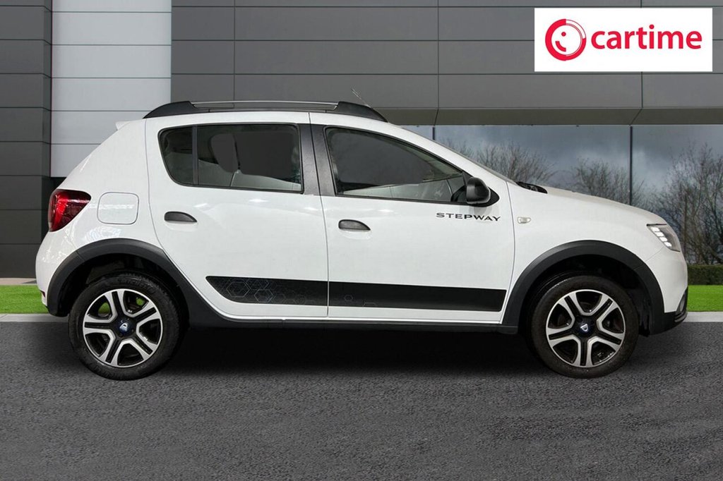 Used Dacia Sandero Stepway 2020 for sale - 76202467: Photo 2
