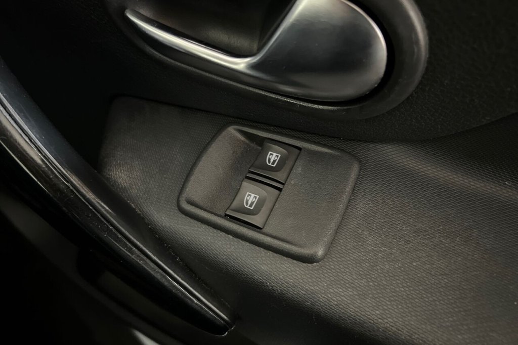 Used Dacia Sandero Stepway 2020 for sale - 76202467: Photo 29