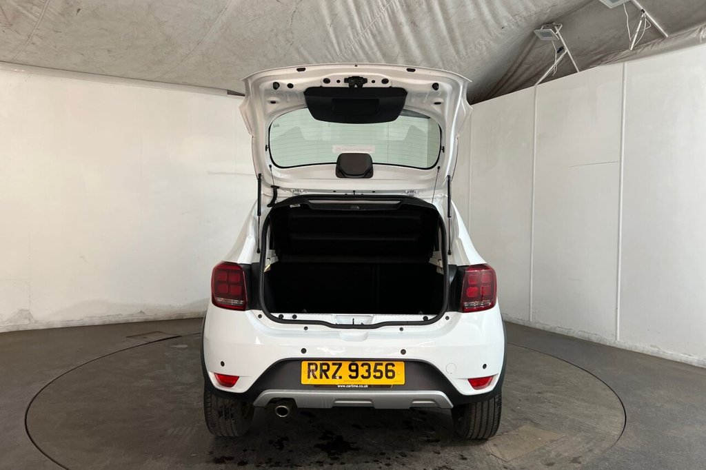 Used Dacia Sandero Stepway 2020 for sale - 76202467: Photo 30