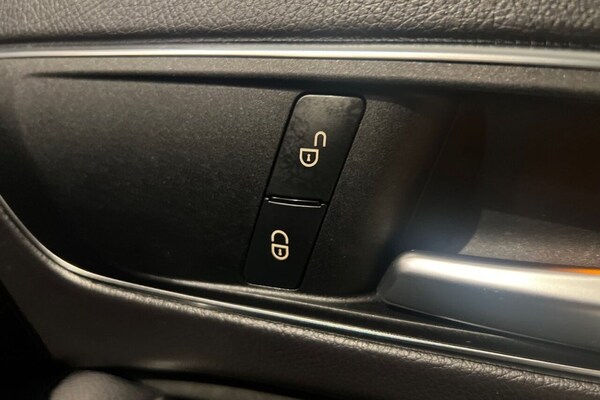 Used Mercedes-Benz A-Class 2018 for sale - 76303544: Photo 35