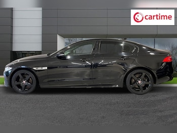 Used Jaguar XE 2019 for sale - 75911286: Photo