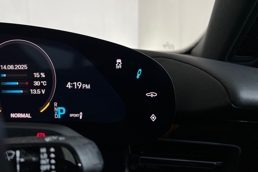 Used Porsche Taycan 2022 for sale - 76717162: Photo 40