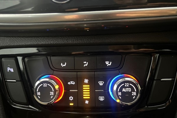 Used Vauxhall Mokka X 2018 for sale - 76223105: Photo 29