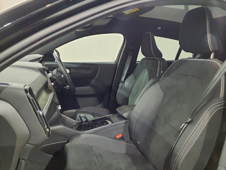 Used Volvo C40 2023 for sale - 77765622: Photo 5