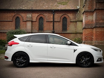 Used Ford Focus 2015 for sale - 76286990: Photo 2