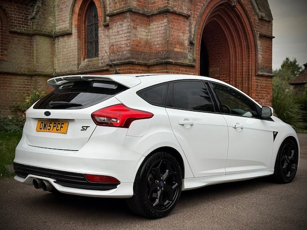 Used Ford Focus 2015 for sale - 76286990: Photo 3