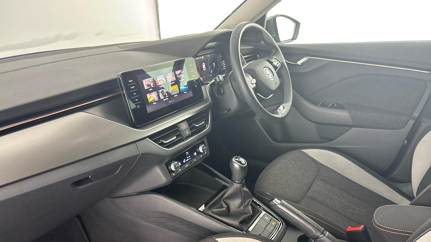 Used Skoda Kamiq 2024 for sale - 77984194: Photo 2