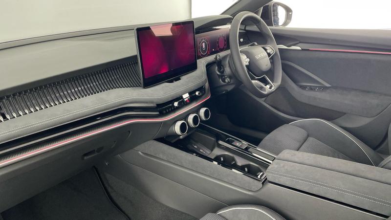 Used Skoda Superb 2025 for sale - 77186945: Photo 2