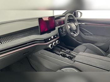 Used Skoda Superb 2025 for sale - 77186945: Photo