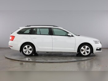 Used Skoda Octavia 2020 for sale - 77270908: Photo
