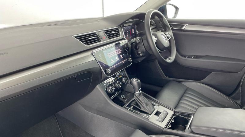 Used Skoda Superb 2023 for sale - 76391363: Photo 2