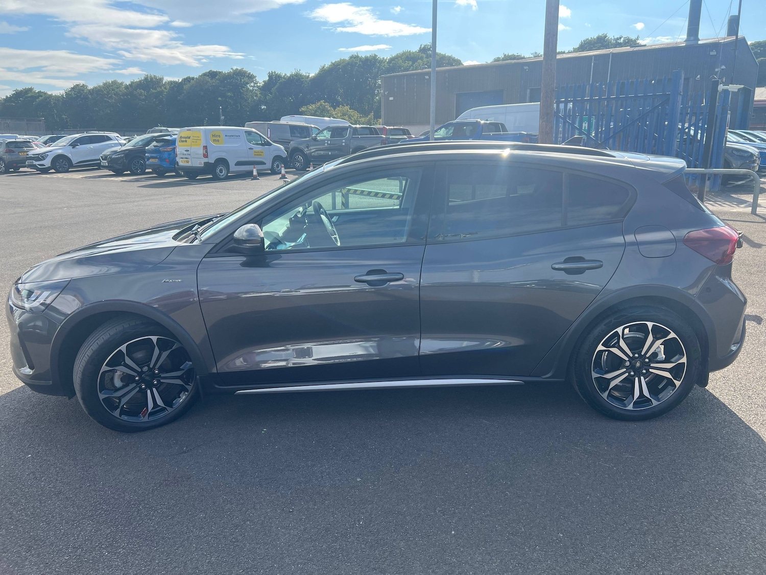 Used Ford Focus 2023 for sale - 77350180: Photo 4