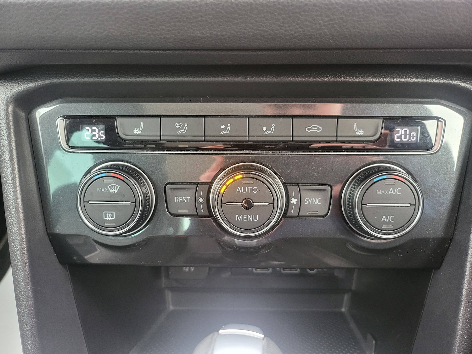 Used Volkswagen Tiguan 2020 for sale - 77702021: Photo 28